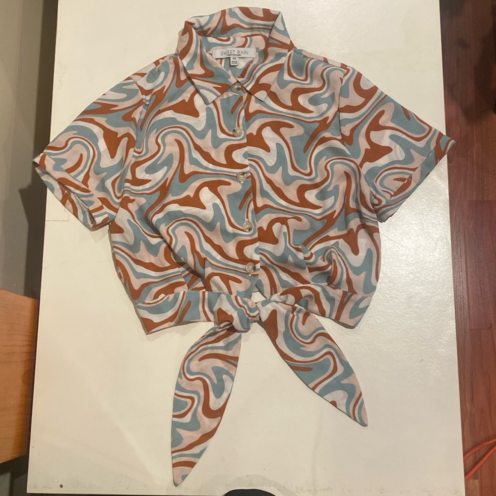 Retro Short Sleeve Button Up — Used Condition